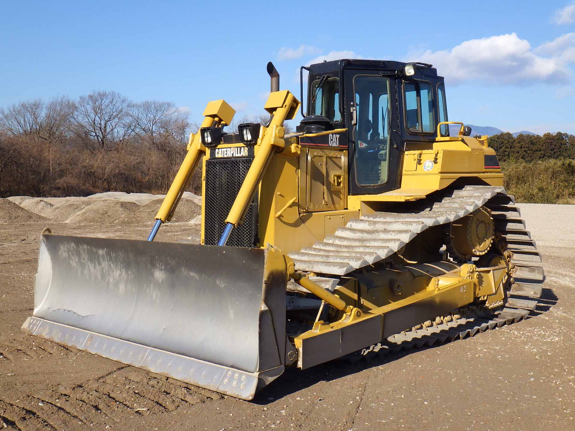 BULLDOZERS CAT D6R