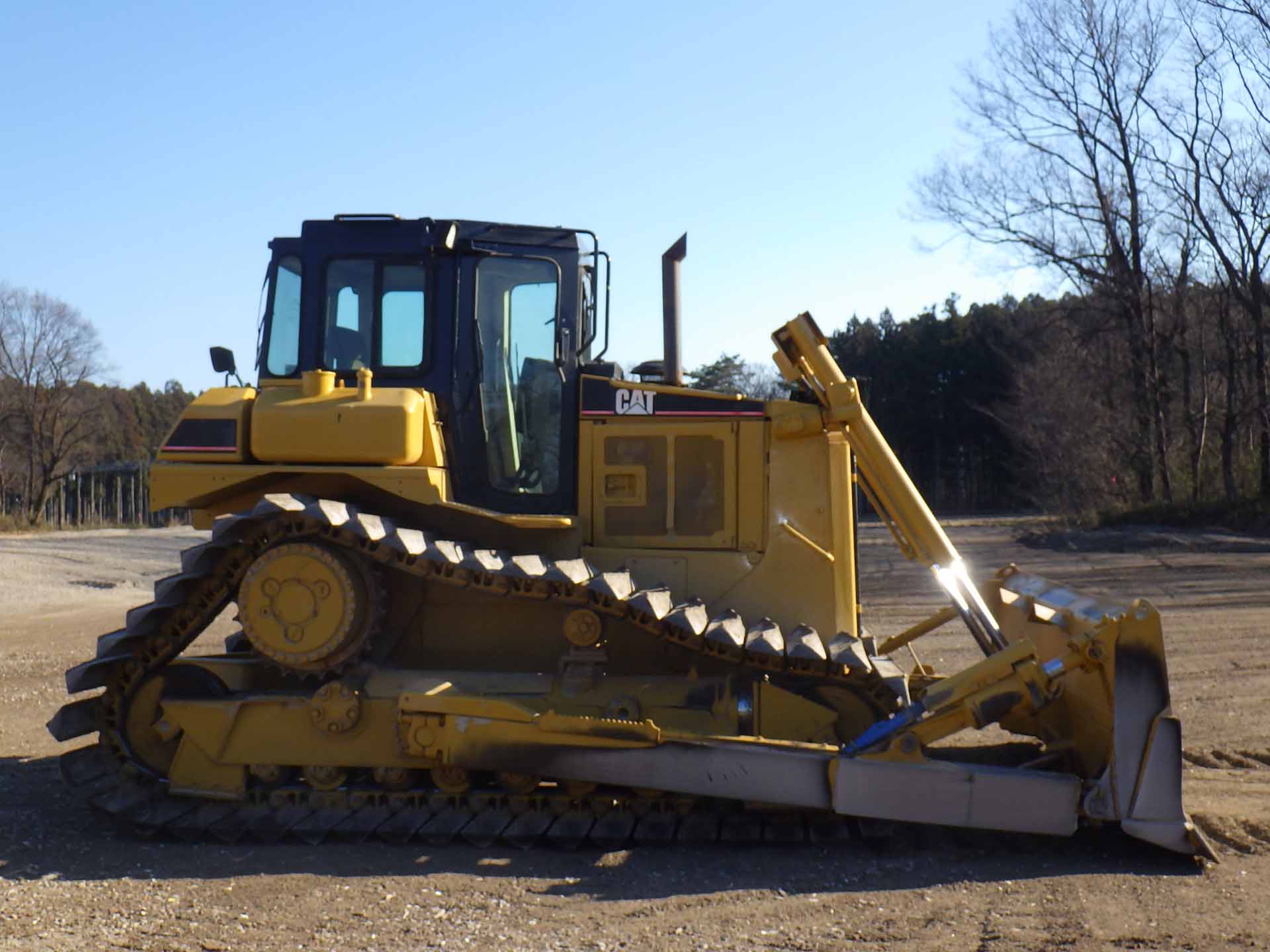 BULLDOZERS CAT D6R