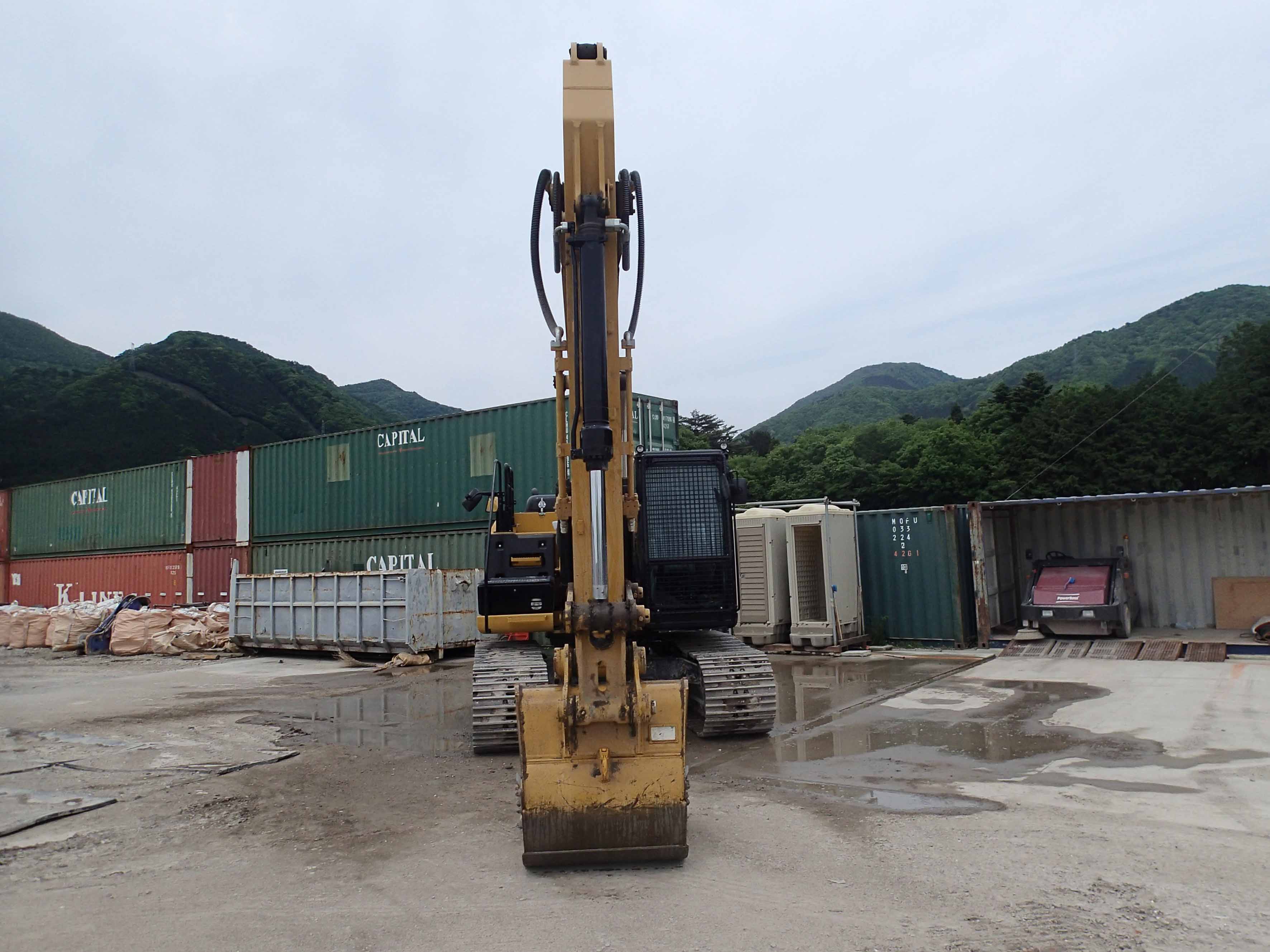 EXCAVATOR CAT 320E