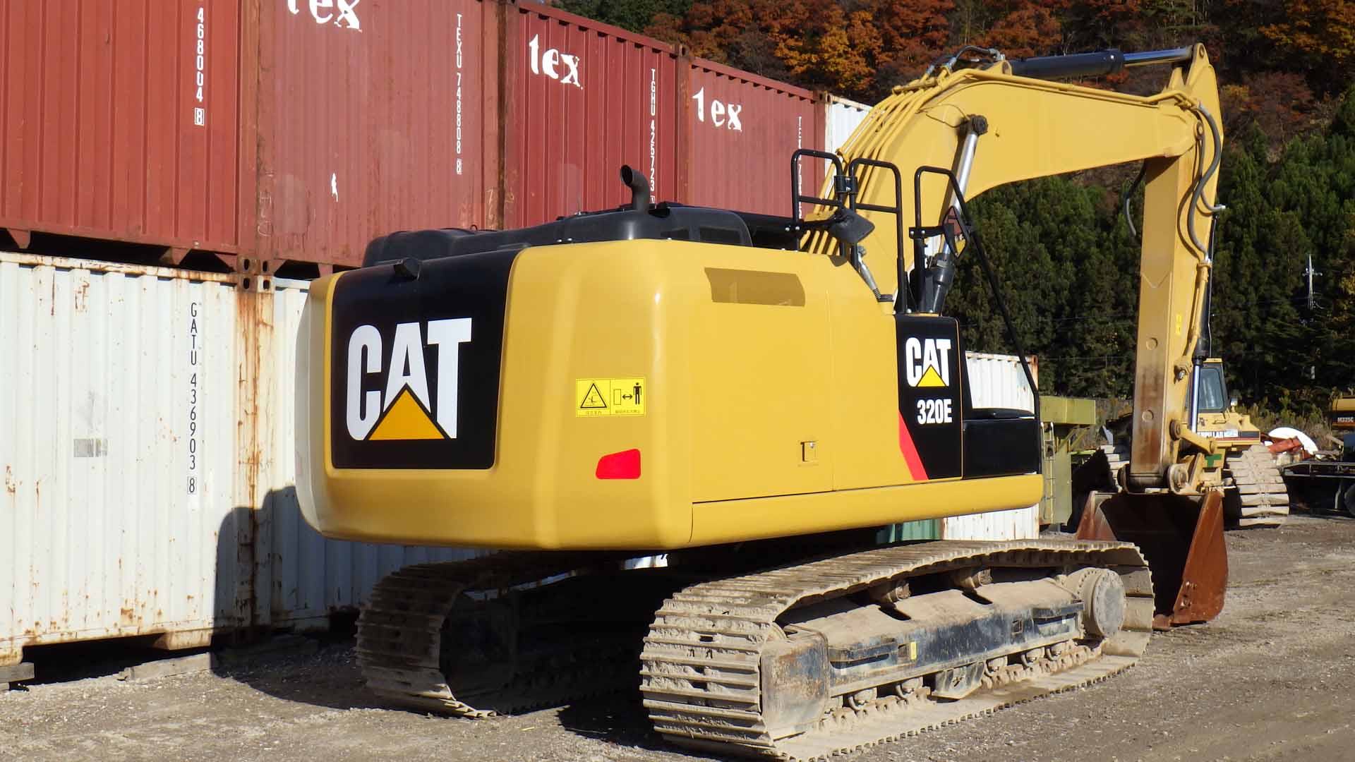 EXCAVATOR CAT 320E